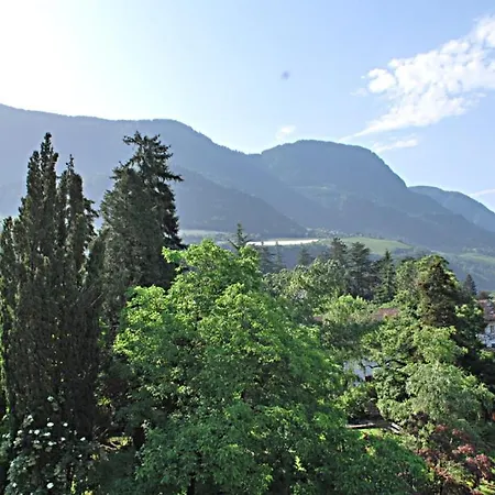Meranea - Quiet, Sunny & Elegant In Obermais With Fiber Wifi Merano