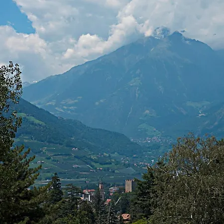 Meranea - Quiet, Sunny & Elegant In Obermais With Fiber Wifi Merano