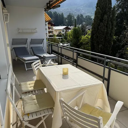 Meranea - Quiet, Sunny & Elegant In Obermais With Fiber Wifi *