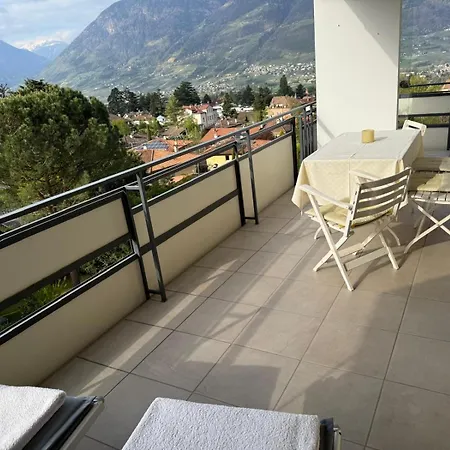 Meranea - Quiet, Sunny & Elegant In Obermais With Fiber Wifi